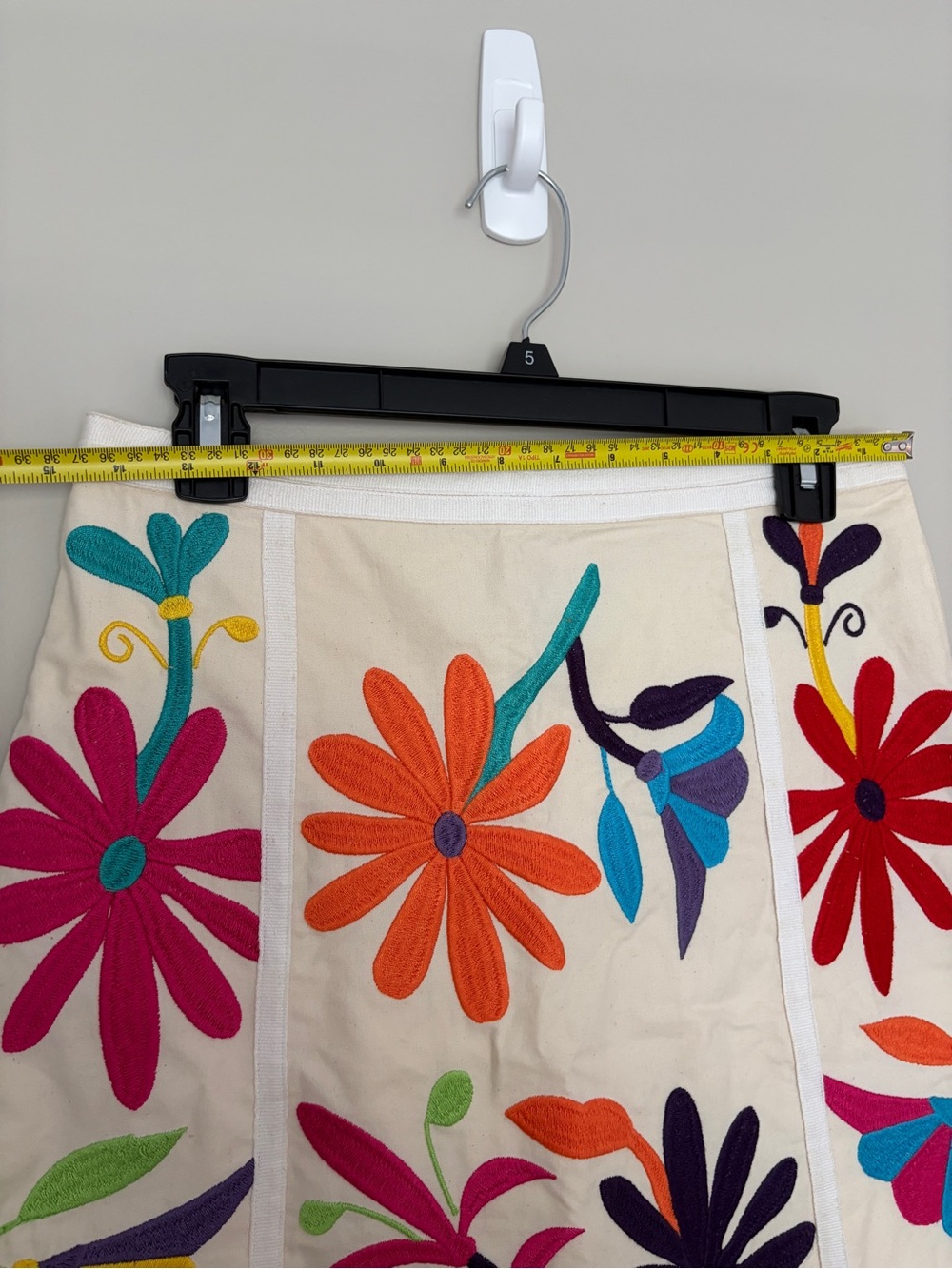 Tory Burch Vintage Embroidered A-Line Skirt with Multicolor Flowers, Size 4 - Picture 6 of 11